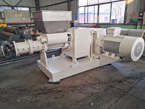 單螺桿擠條機生產使用過程中過熱的解決措施